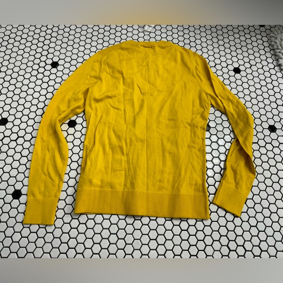 NWT gap button front sweater size medium - Picture 2 of 5